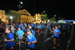 Large group running in Defence Run Bangkok city event