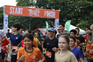 Mixed group starting Patana Fun Run Bangkok